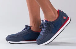 Navy/Red BILLY Joggers -Shoes Promotion Store BK20004 410 studio standing 1 940x614 cccbd7ac 92c7 432e 939a 37b1f4dfbba8