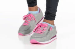 FINAL SALE - Grey/Fuchsia BILLY Joggers -Shoes Promotion Store BK21302 020 studio standing 2 940x614 11b32883 9680 4b80 9f96 fc296983aa2f