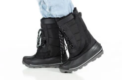 Black BILLY Ice Winter Boots -Shoes Promotion Store BK21327 001 studio standing 2 940x614 ec0e62e2 66bd 4bc3 973a 0b402dbfc636