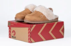 Chestnut BILLY Cozy Sling Scuff -Shoes Promotion Store BK22447 250 Studio 1 940x614 b6f847ee 15c0 4c00 a4b7 d7c9d9cf720a