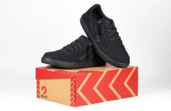 Men's Black To The Floor BILLY CS Sneaker Low Tops -Shoes Promotion Store BM22343 001 studio 3 940x614 f42b8503 cdf6 4805 8bad 02dd9dd041b9