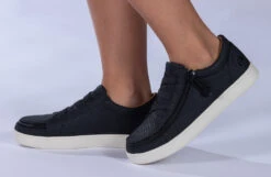 FINAL SALE - Women's Black BILLY Gore Lows -Shoes Promotion Store BW21120 001 studio standing 1 940x614 97a5b12f bb53 474f 8b87 7bffd7f8f35c