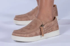 FINAL SALE - Women's Nude BILLY Perf Lows 17 FINAL SALE - Women's Nude BILLY Perf Lows -Shoes Promotion Store BW21122 260 studio standing 2 940x614 f635c697 e638 4dfb ac80 55b2ecc05961